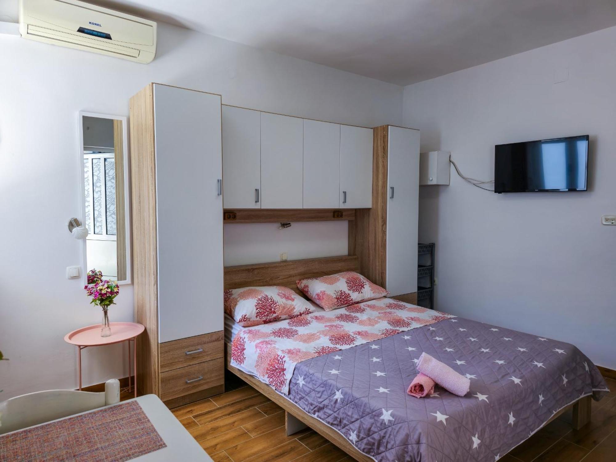 Apartments Neda 오미스 외부 사진