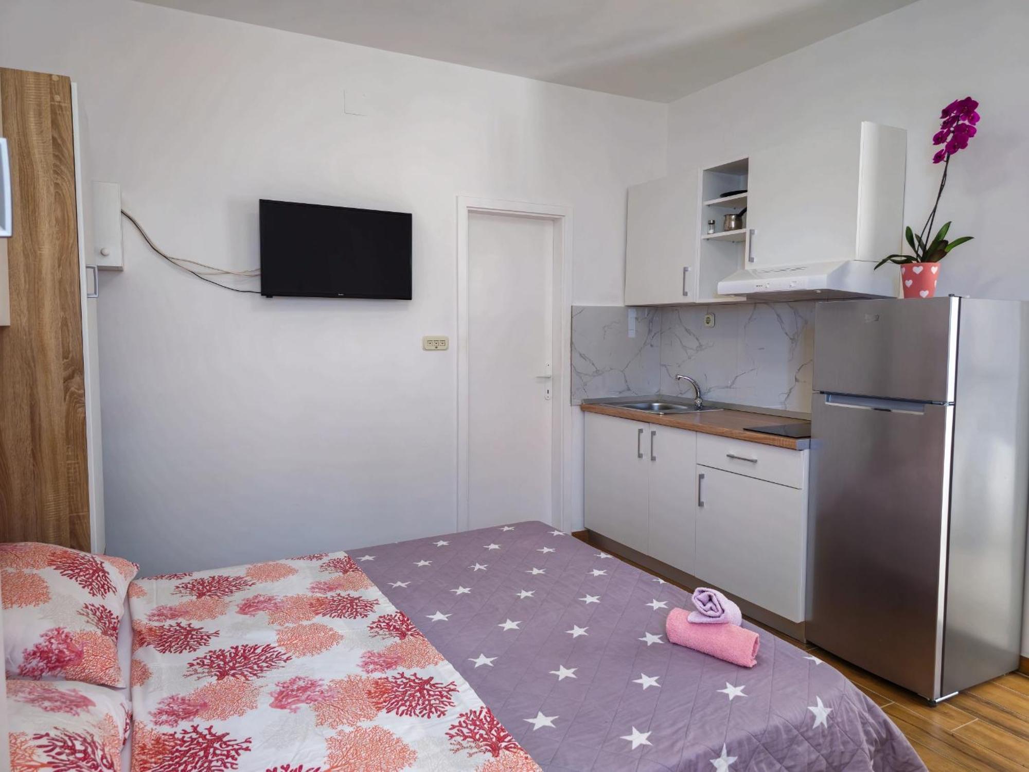 Apartments Neda 오미스 객실 사진