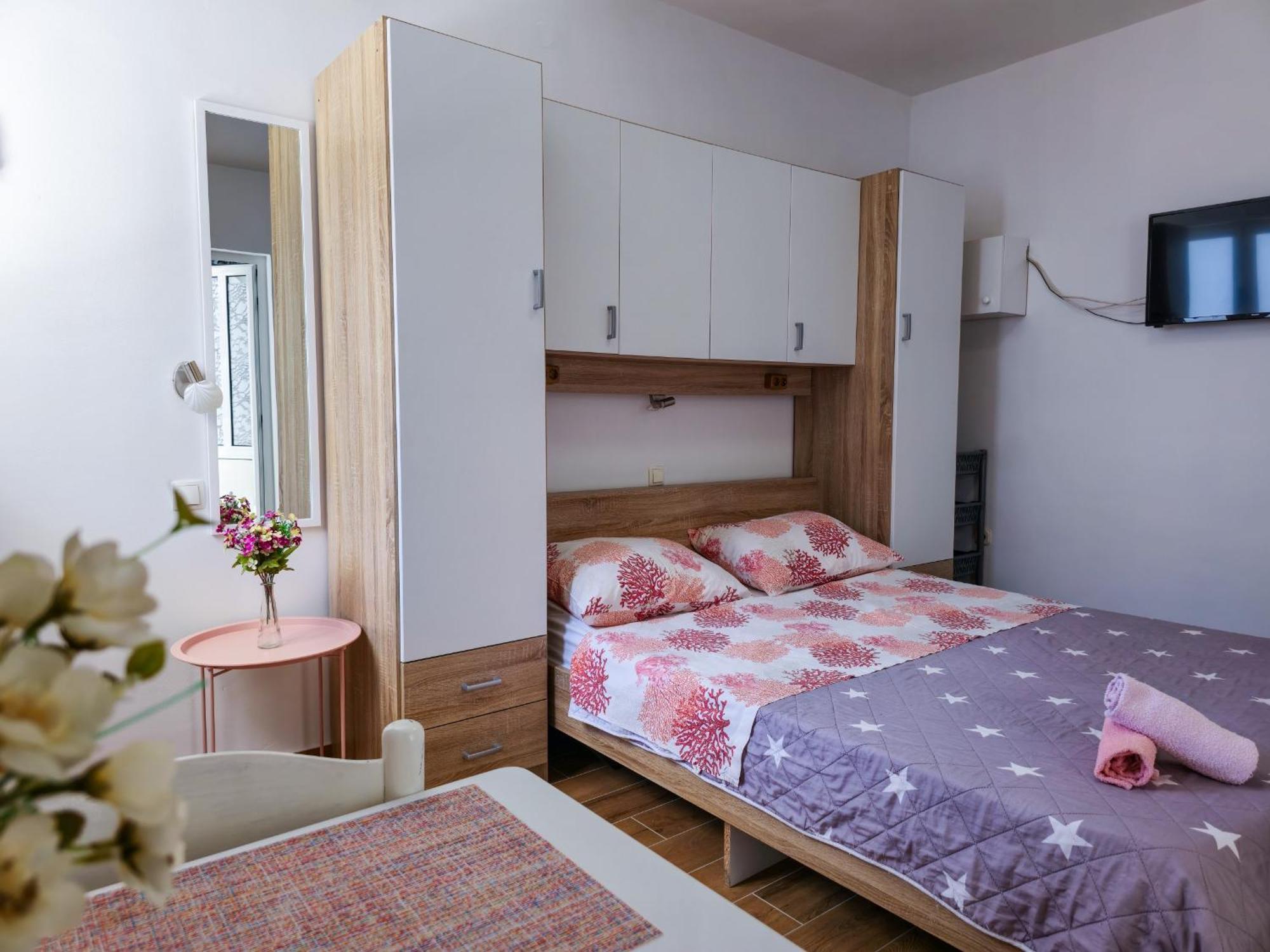 Apartments Neda 오미스 외부 사진