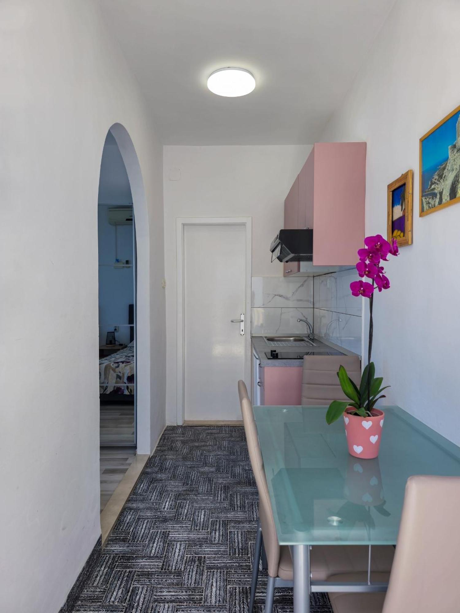 Apartments Neda 오미스 객실 사진