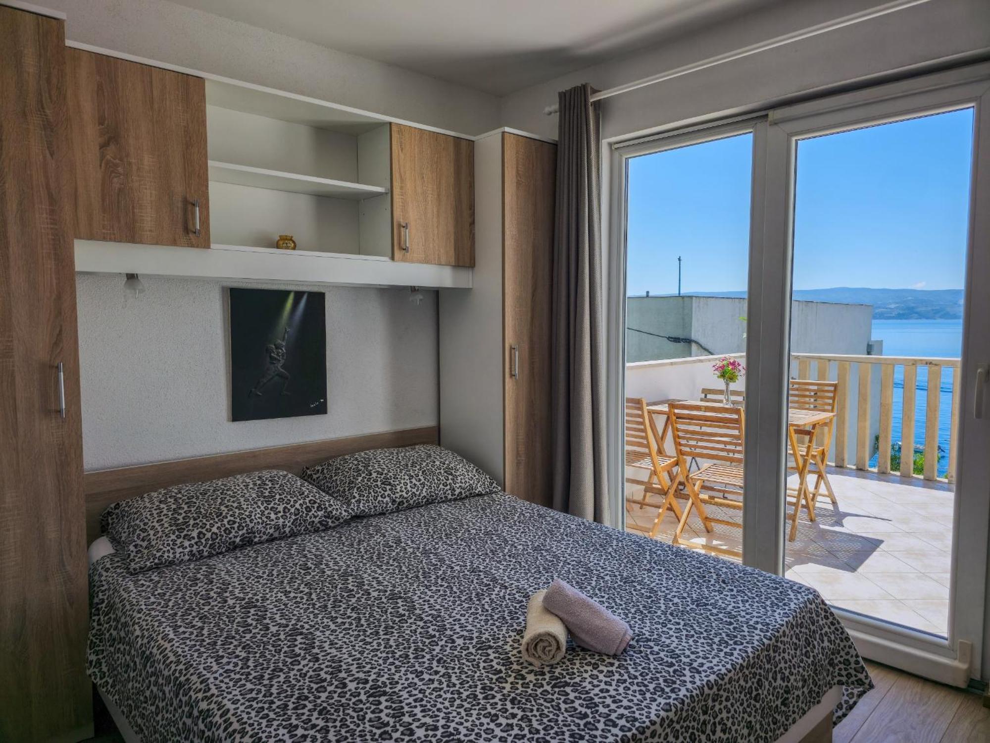 Apartments Neda 오미스 외부 사진