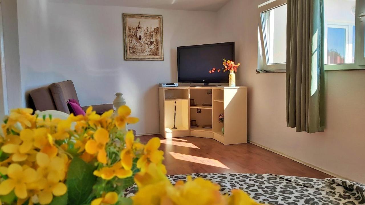 Apartments Neda 오미스 외부 사진